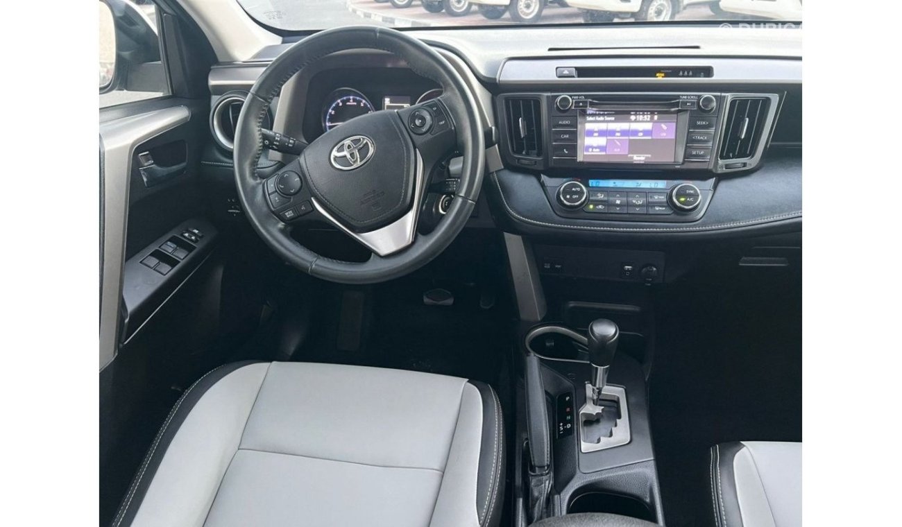 Toyota RAV4 2018 TOYOTA RAV4 XLE - LEATHER SEATS + SUNROOF + Rear Camera + CRUISE CONTROL