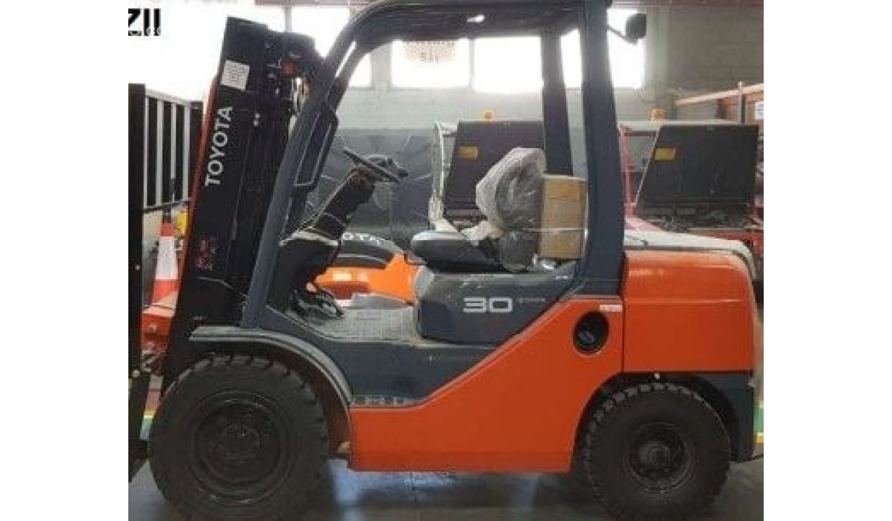 New Toyota Fork lift TOYOTA Forklift 2 stage 62 8FD30 3.0 ton DIESEL