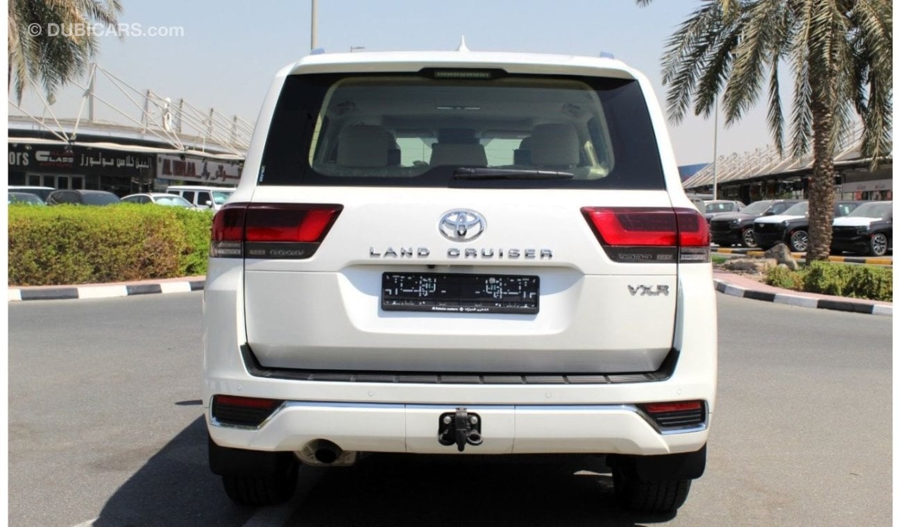 تويوتا لاند كروزر TOYOTA LAND CRUISER VXR FULL OPTION 2023 GCC AL FUTTAIM LOW MILEAGE WITH AGENCY WARRANTY IN MINT CON