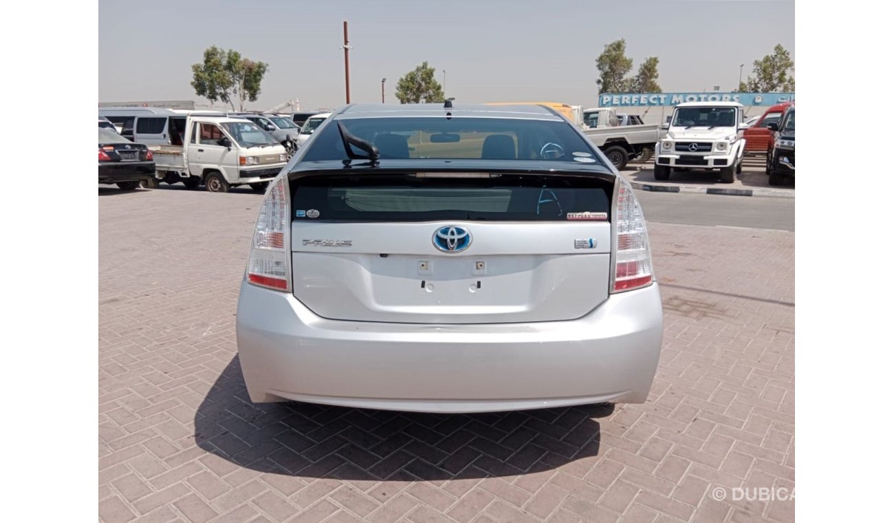 تويوتا برياس TOYOTA PRIUS RIGHT HAND DRIVE (PM1284)