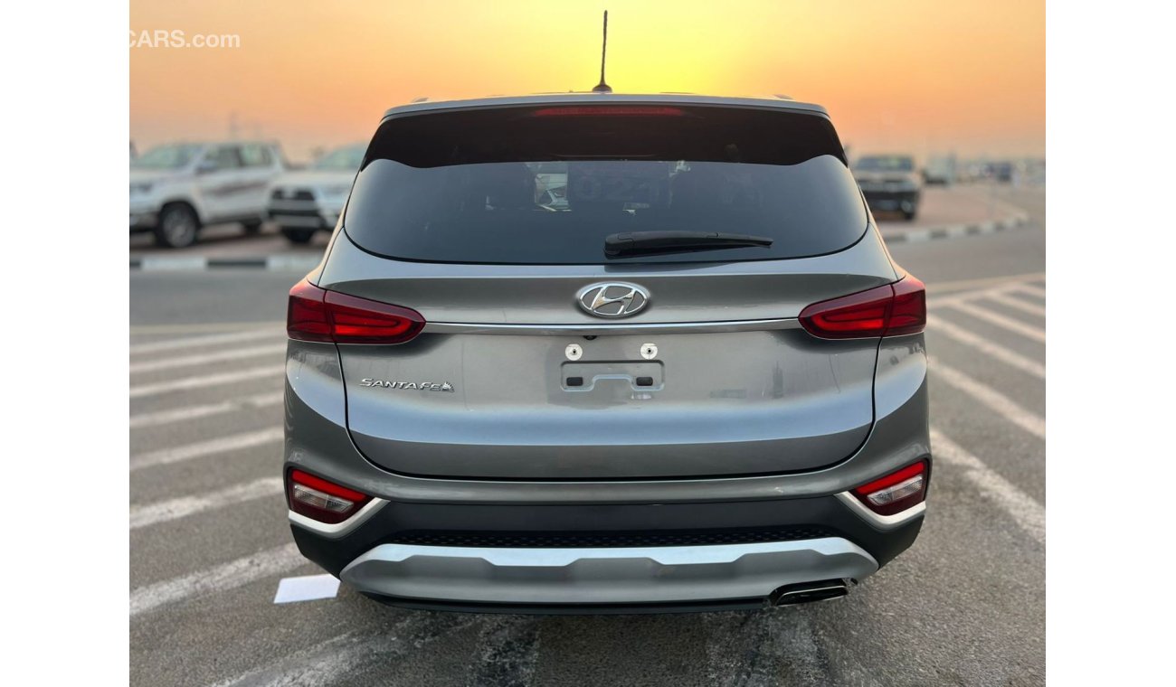 Hyundai Santa Fe 2019 HYUNDAI SANTAFE SE -2.4L - V4 -  REAR CAMERA -  PW - LEATHER SEATS - 53000 mileage- VERY CLEAN