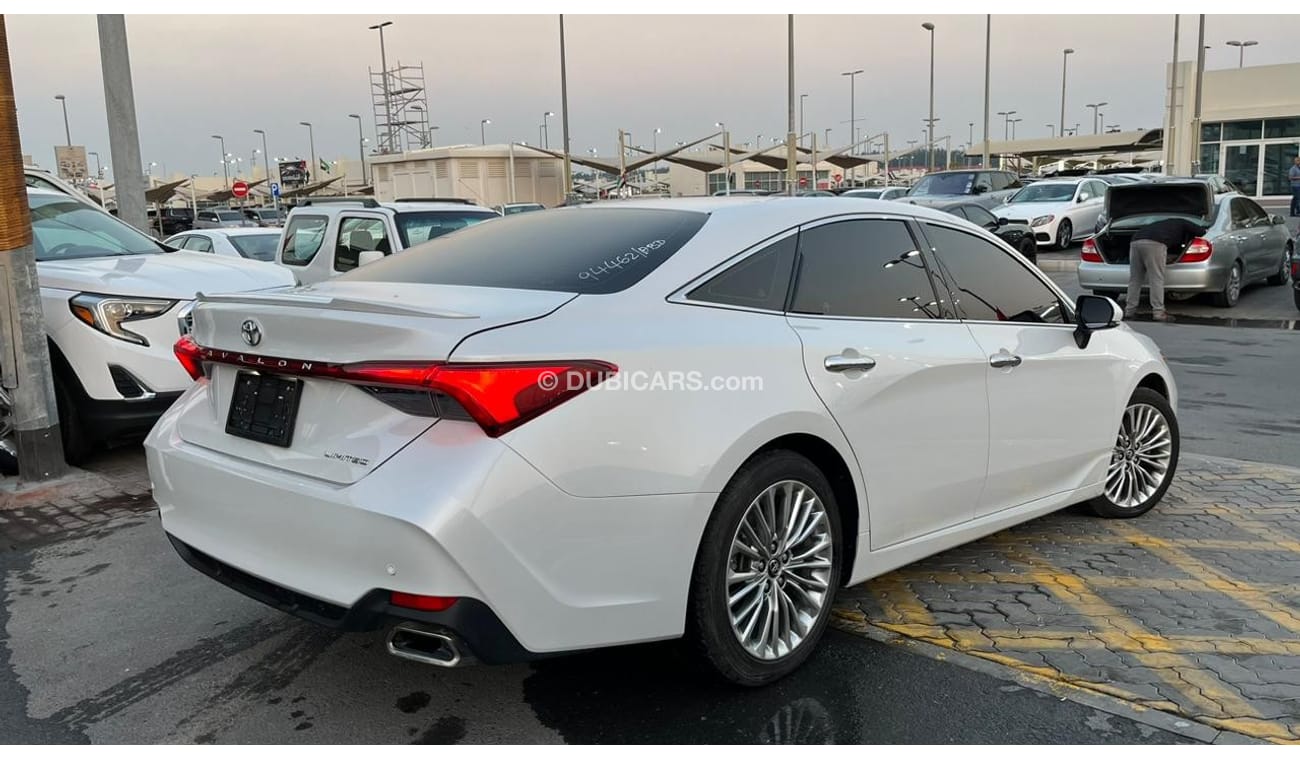 Toyota Avalon Limited Free accident,GCC, Full options, 3.5L, V6