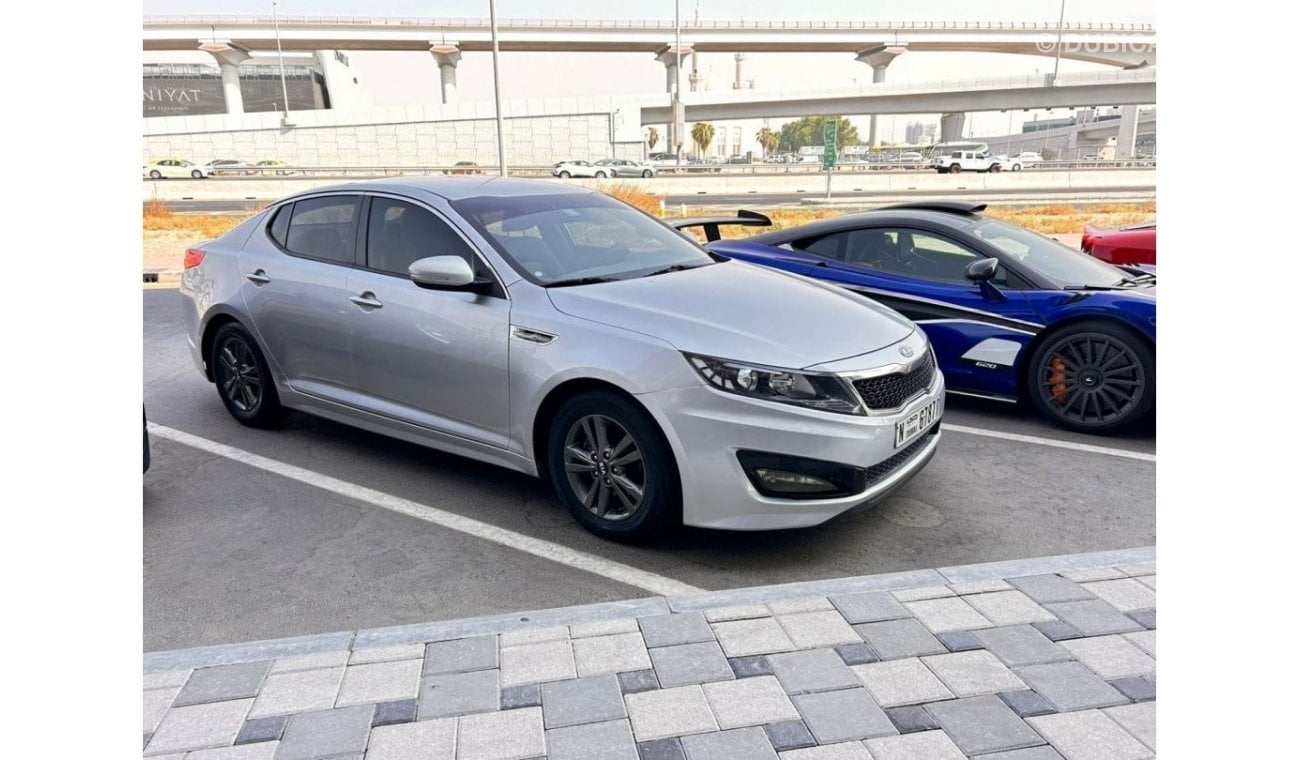 كيا K5 2013 Kia K5 with CarPlay Camera, New tires and wheels is available for sale.