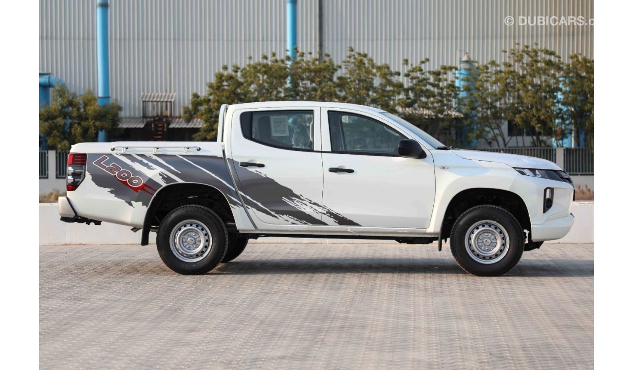 ميتسوبيشي L200 2023 ميتسوبيشي L200 DC 4x4 2.4 - أبيض صلب من الداخل رمادي | تصدير فقط