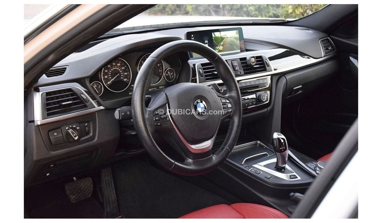 BMW 330i BMW 330e Plug-in