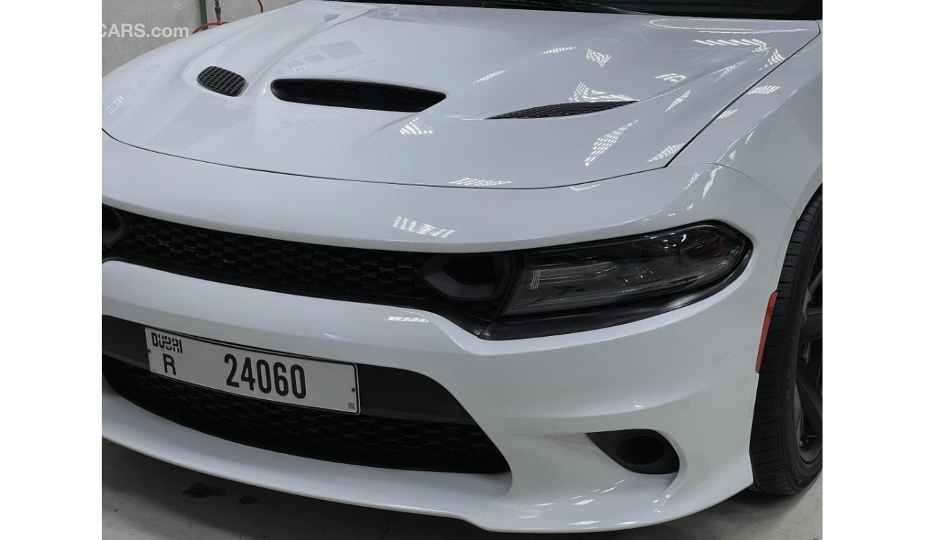 دودج تشارجر SRT 6.2 V8 HELLCAT