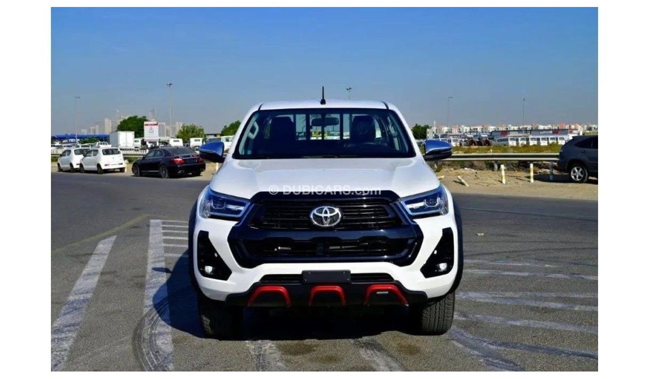 تويوتا هيلوكس HILUX SR5 4.0L V6 2024