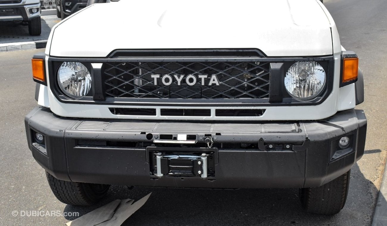 Toyota Land Cruiser Pick Up Landcruier Pickup D/C 4.0L Automatic Transmission Full Option model  2024