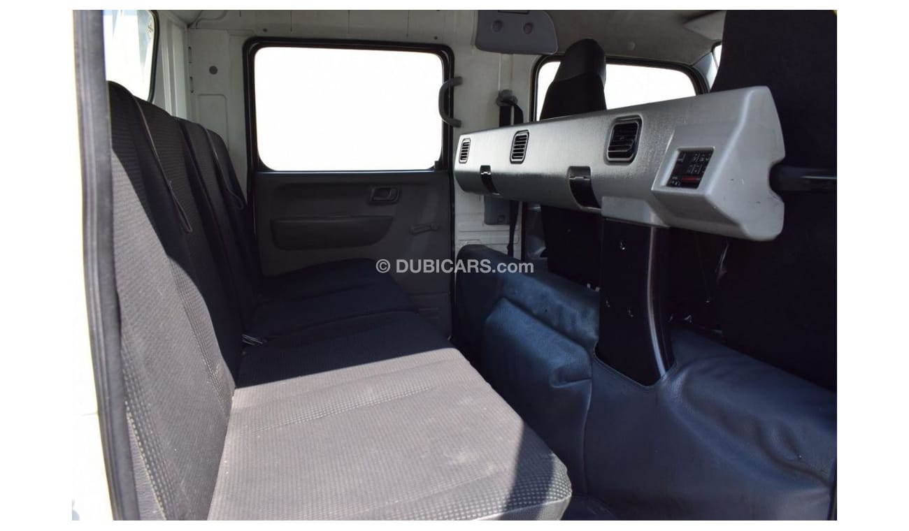 Mitsubishi Canter Mitsubishi Canter D/C pick up, model:2017. Excellent condition