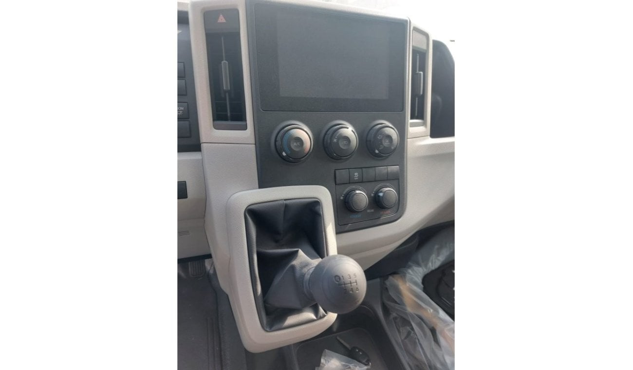 Toyota Hiace 3.5 ltr manual transmission , 13 seater ,A/C WITH HEATER-BLUTOOTH -POWER DOOR LOCK &POWER WINDOW,-sc