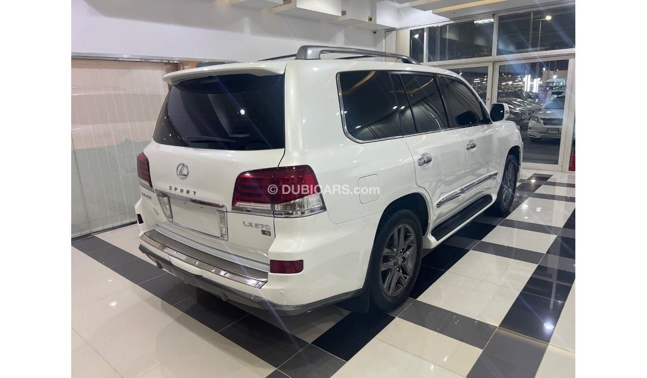 Lexus LX570 Platinum 5.7L model 2014 used like new GCC specifications only one owner