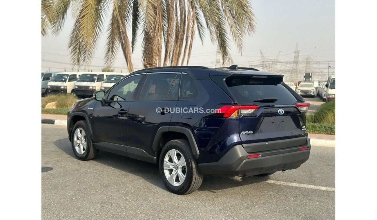 Toyota RAV4 hybrid Toyota Rav4 XLE 2020