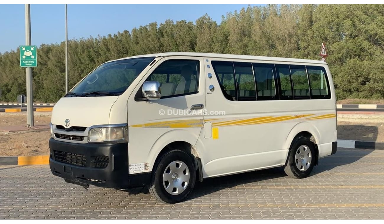 Toyota Hiace Toyota Hiace 14 Seats 2010 Ref# 450