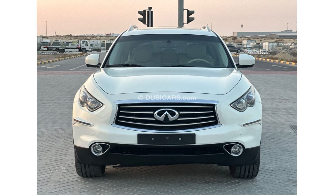 إنفينيتي QX70 MODEL 2014 GCC CAR PERFECT  CONDITION FULL OPTION