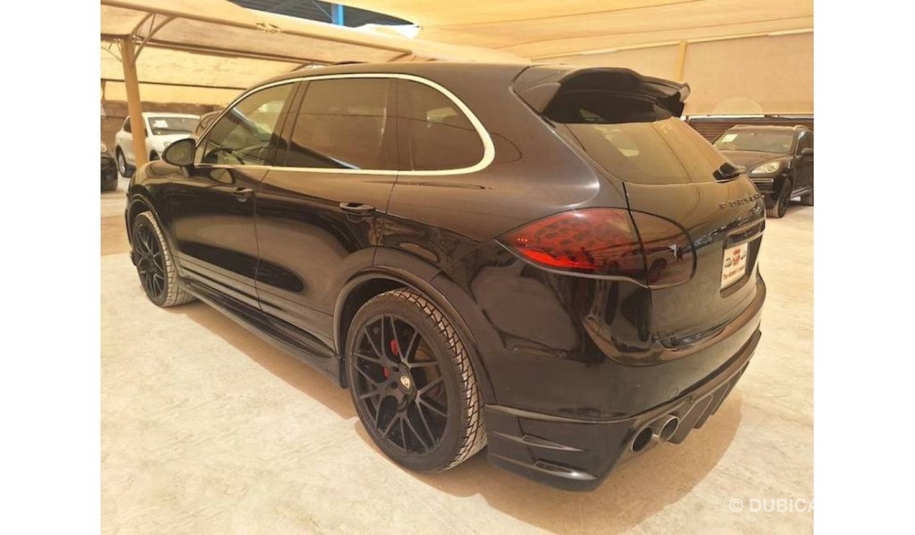 بورش كايان PORSCHE CAYENNE 4.8L TURBO WITH SUNROOF AND AERO BODY KIT 2011 IN EXCELLENT CONDITION