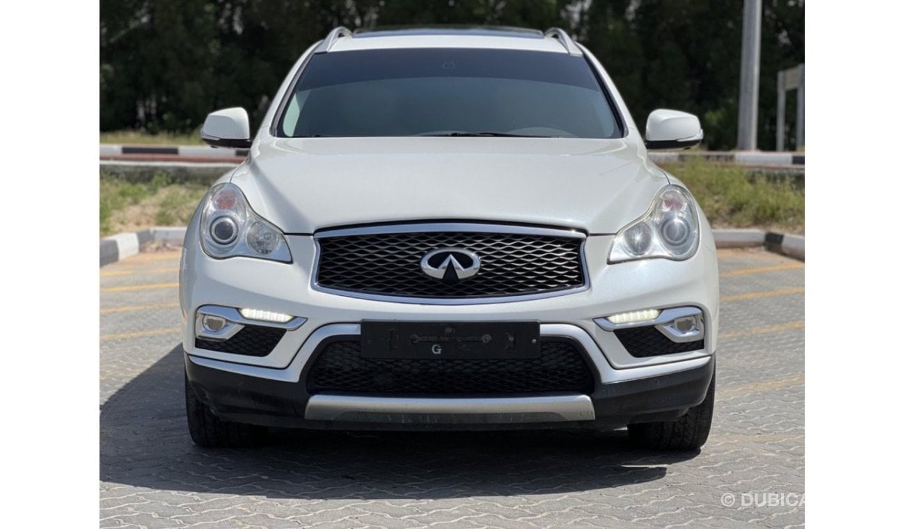 إنفينيتي QX50 لاكجري