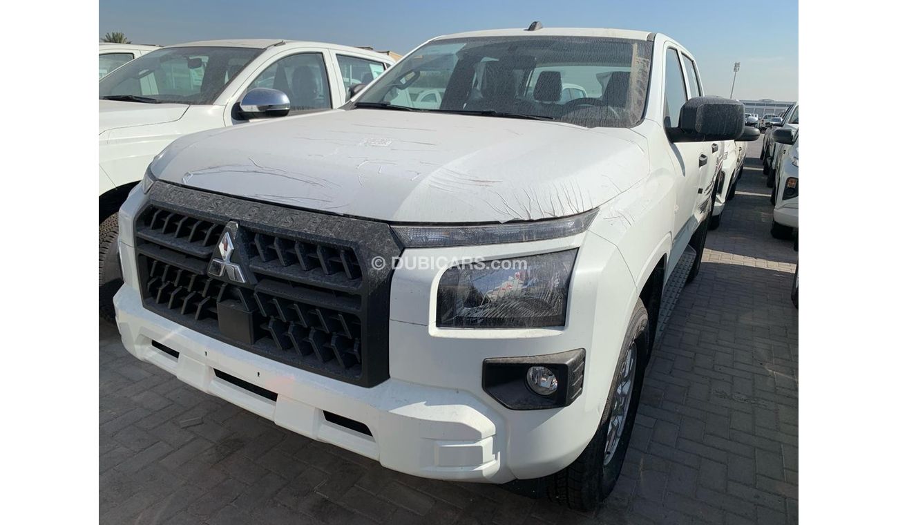 ميتسوبيشي L200 بنزين ام / تي 4 × 4 سعة 2.4 لتر كروم