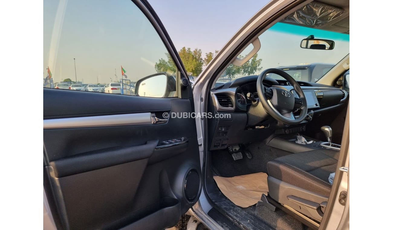 تويوتا هيلوكس HILUX SR5 4.0 V6 SILVER