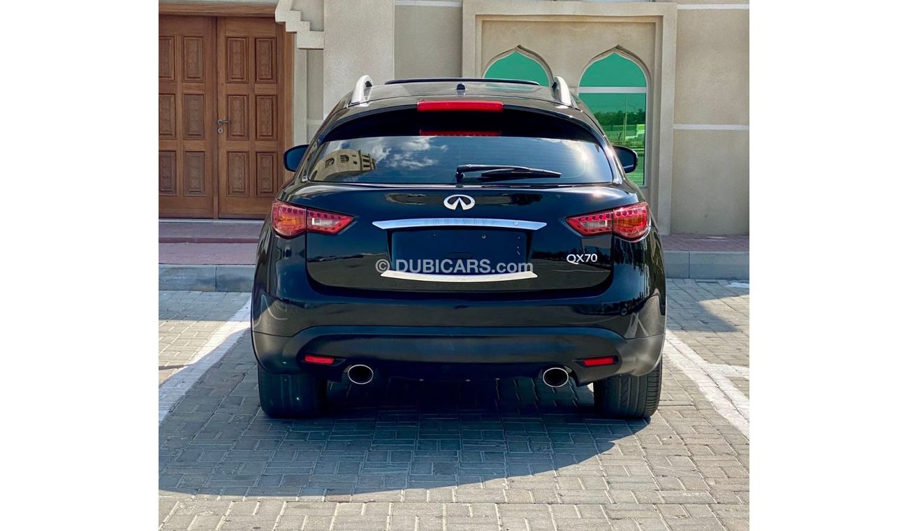 Infiniti QX70 Good condition car GCC specs