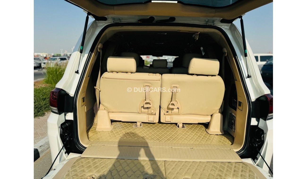 تويوتا لاند كروزر Toyota Land Cruiser 2014 v6 white color