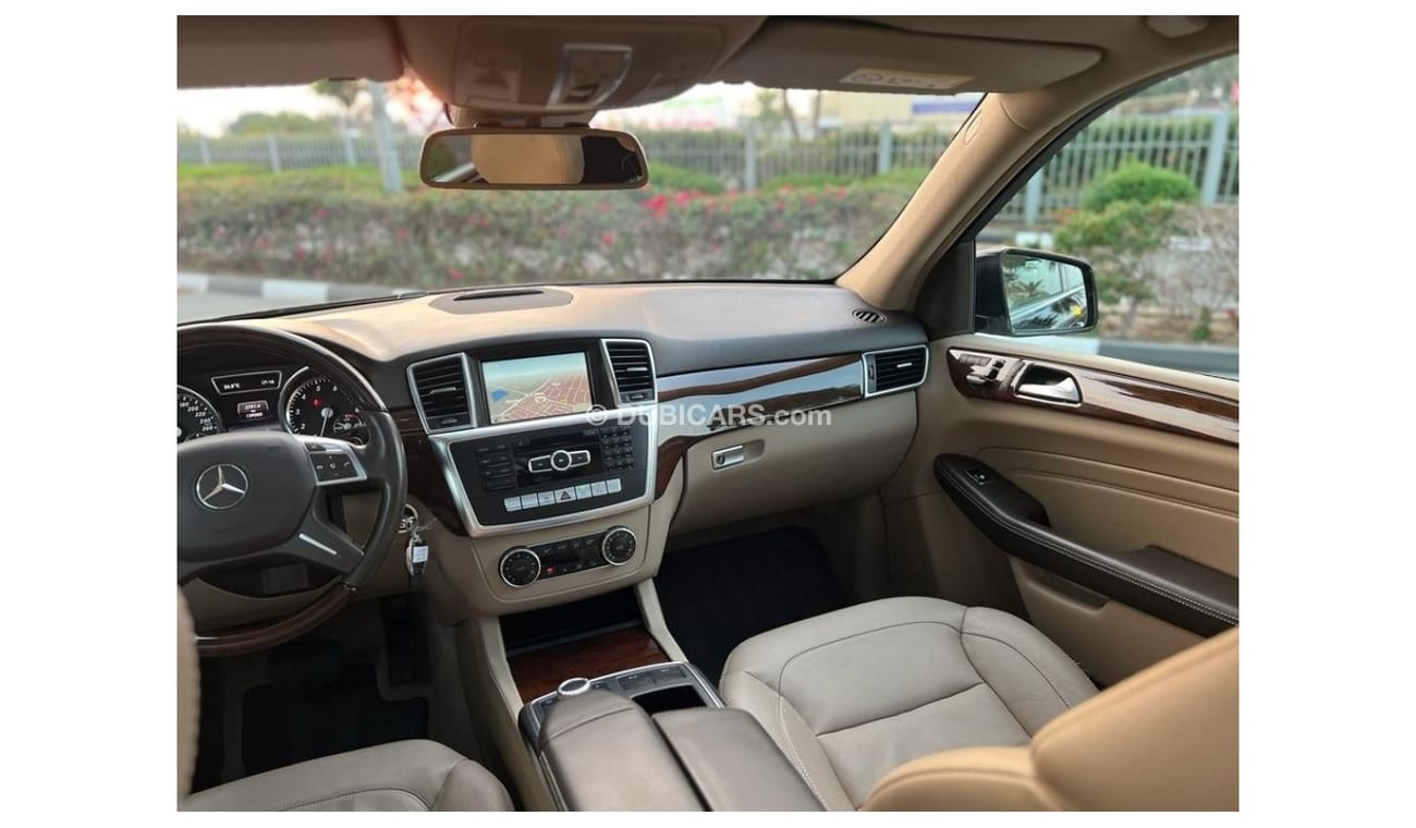 مرسيدس بنز ML 400 MERCEDES BENZ ML400 2015 AMG GCC FULL OPTIONS IN PERFECT CONDITION