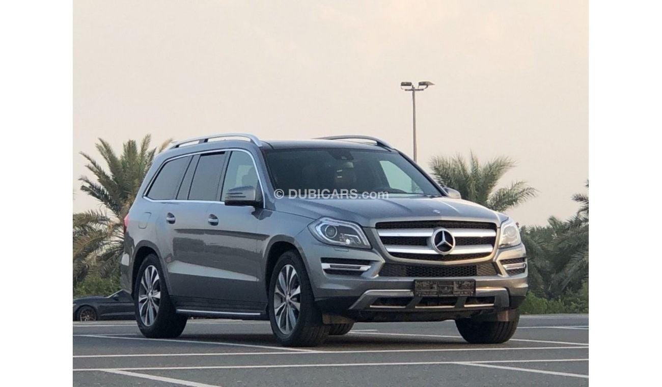 Mercedes-Benz GL 500 MODEL 2014 GCC CAR PERFECT CONDITION INSIDE AND OUTSIDE FULL ORIGINAL PAINT FULL OPTION PANORAMIC RO