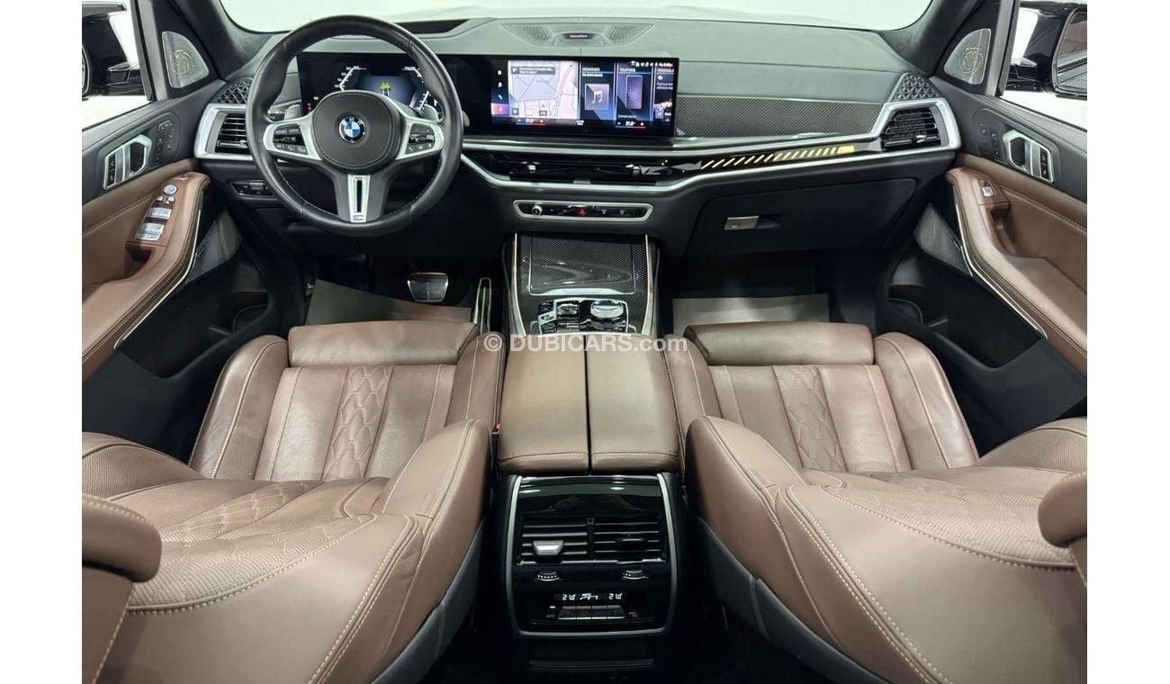 بي أم دبليو X7 M60i xDrive 2023 BMW X7 M60i xDrive, BMW Warranty + Service Pack, Fully Loaded, Very Low Kms, GCC