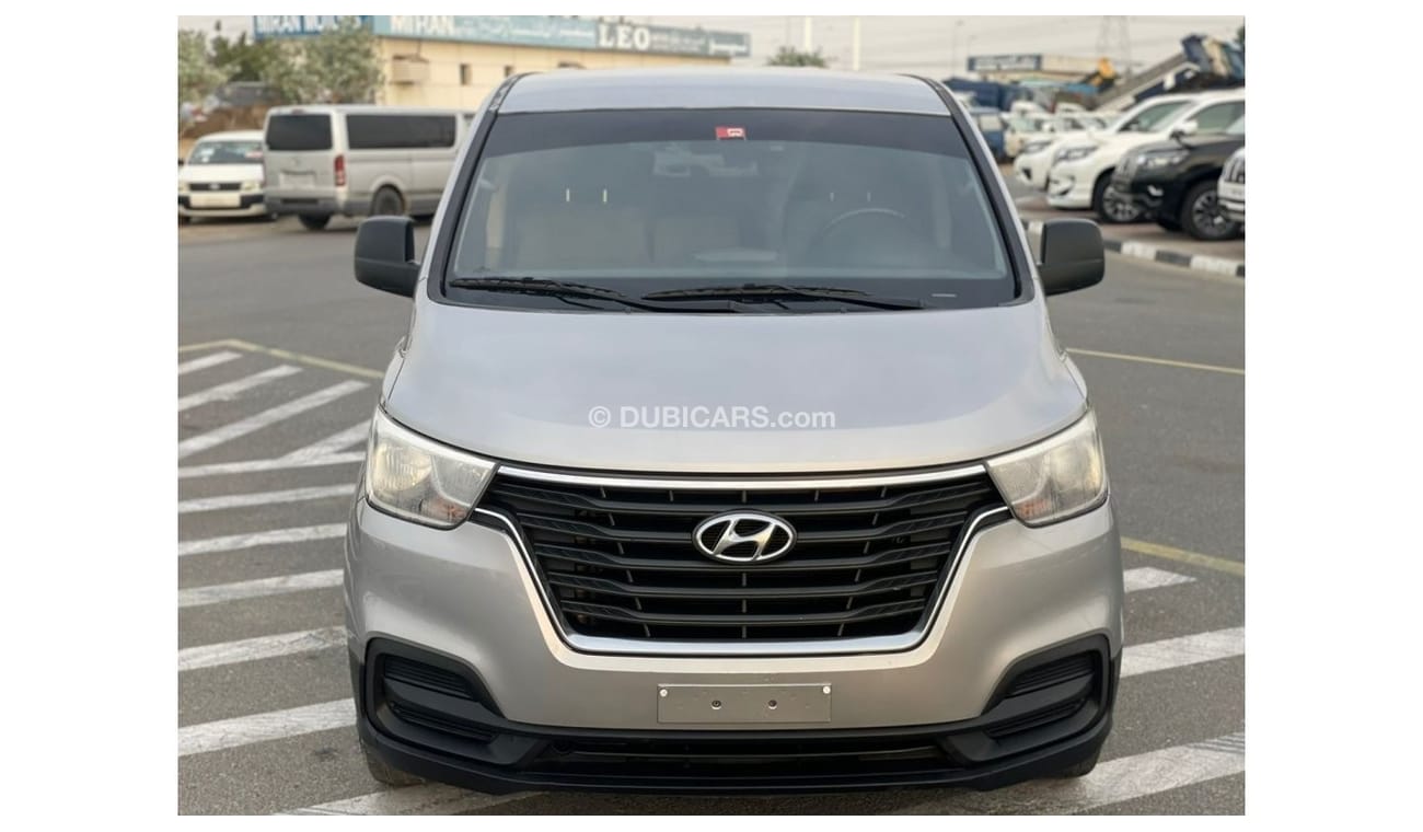 Hyundai H-1 2019 Hyundai H1 2.4L V4 - Automatic - 12 Seater Passenger - Patrol / GCC Specs