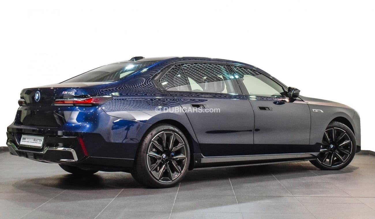 BMW i7 M70