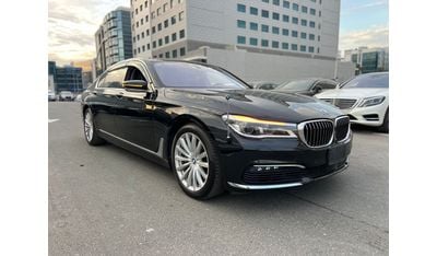 بي أم دبليو 750Li Luxury Executive 4.4L Automatic. Gasoline. All wheel Drive. VIP 4 Seater