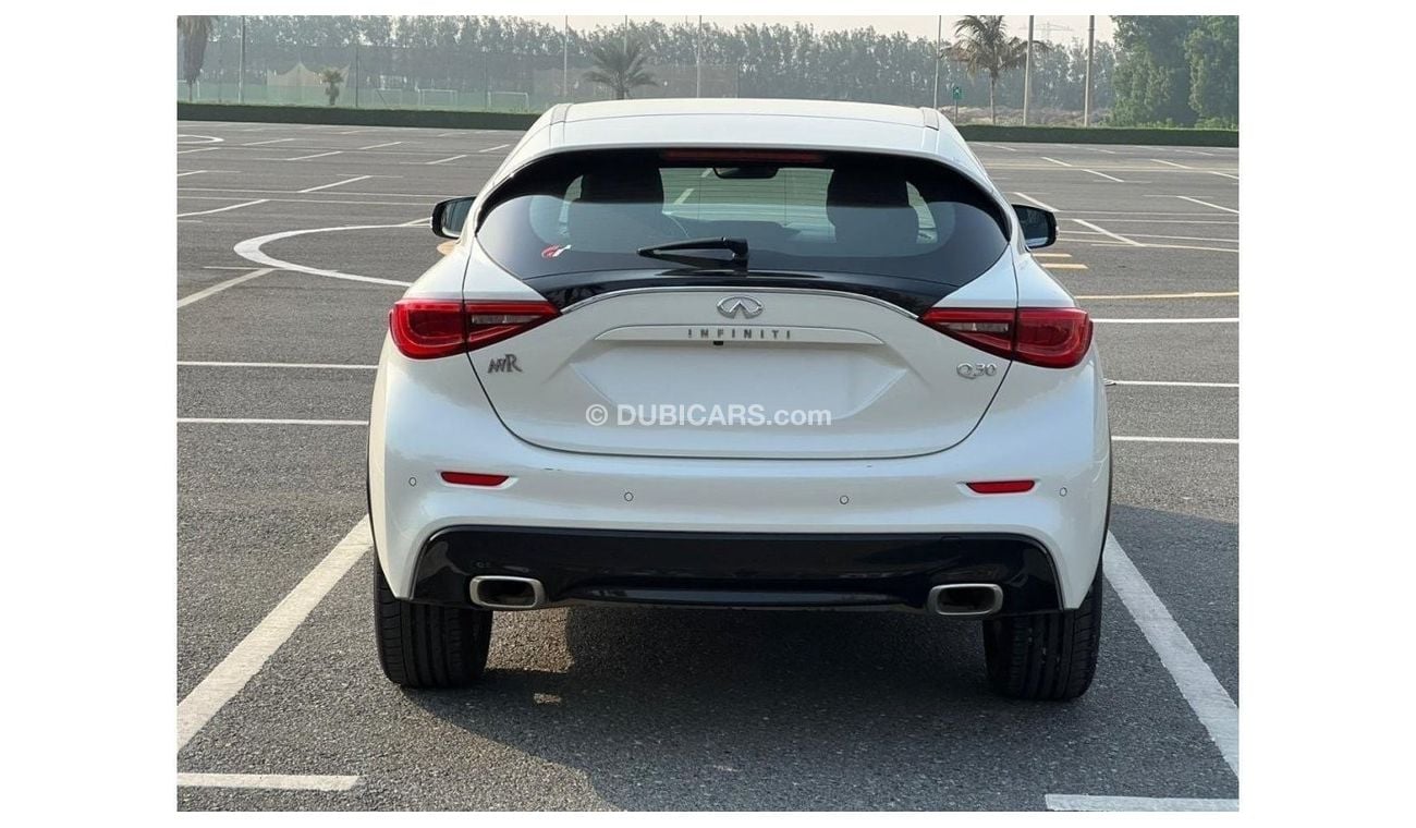 Infiniti Q30 Comfort