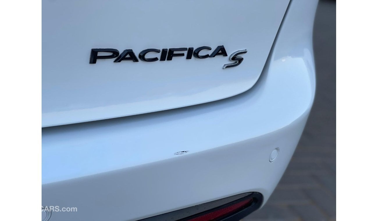 Chrysler Pacifica Touring L Pacifica Touring (S) / 7 Seats / 3.6L V6 / 2020/ Very Luxurious Car