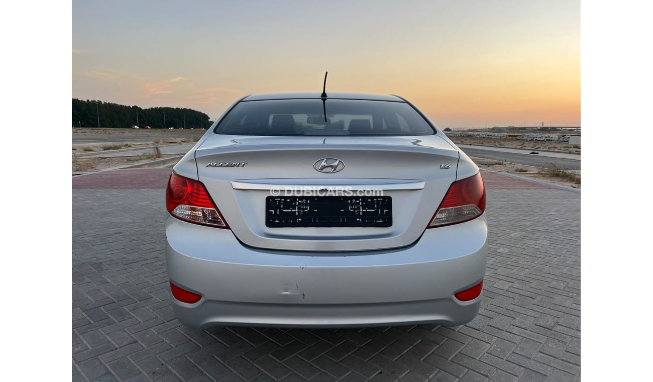 Hyundai Accent Base 1.6L (123 HP)