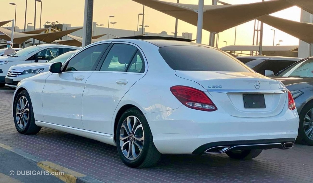 مرسيدس بنز C 300 لاكجري