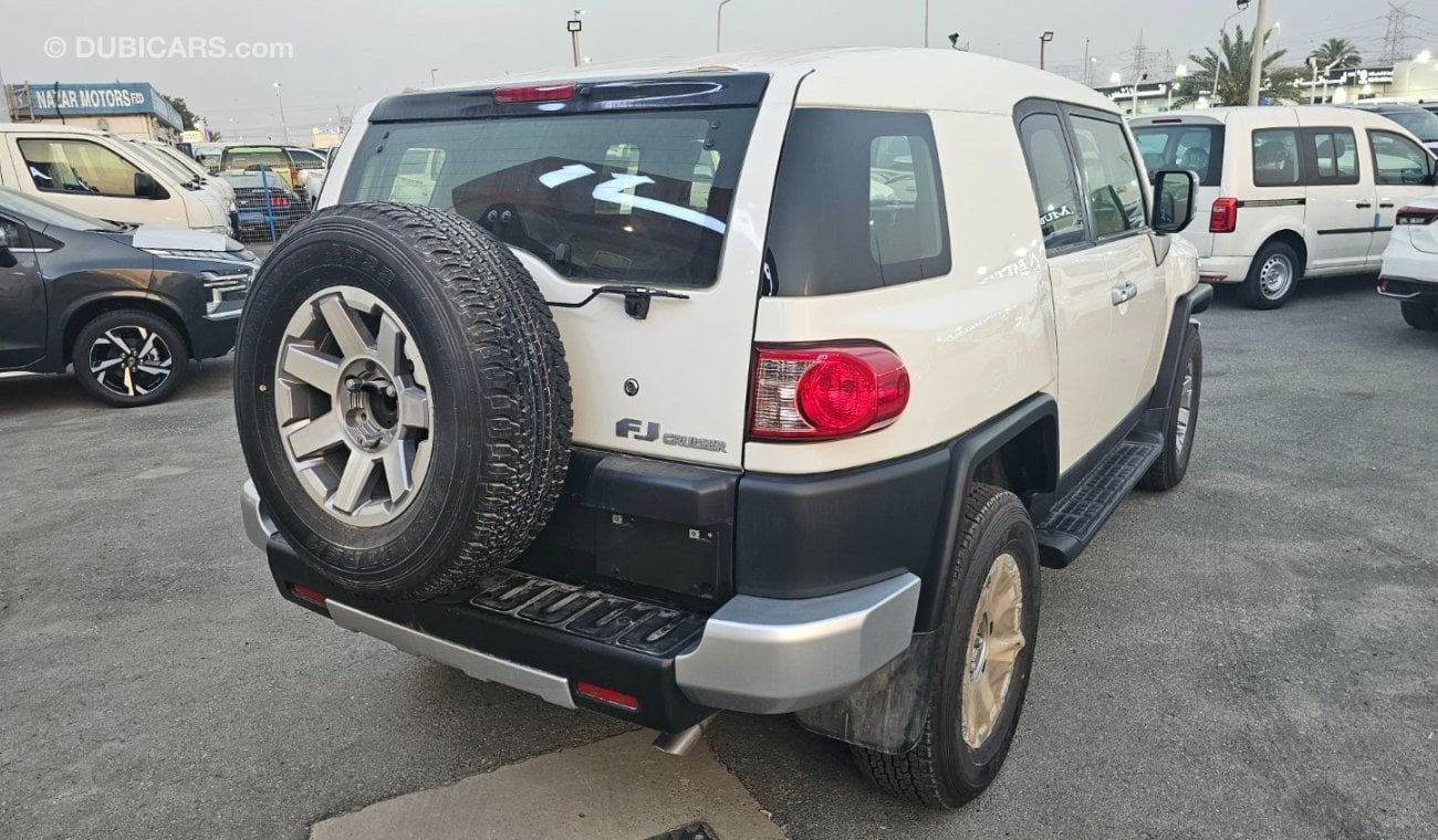 Toyota FJ Cruiser TOYOTA FJ CRUISER 4.0L PETROL 2024 MODEL export price 135000 aed