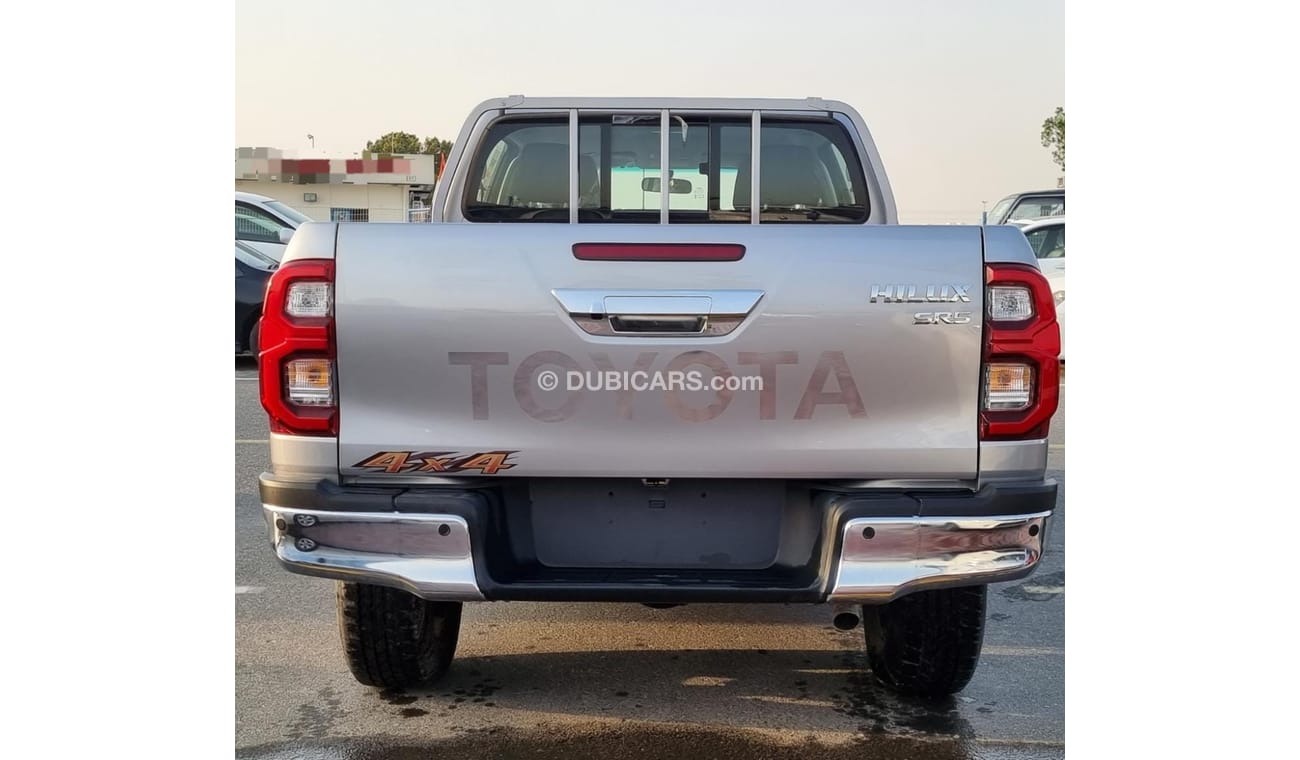 تويوتا هيلوكس HILUX SR5 4.0 V6 SILVER