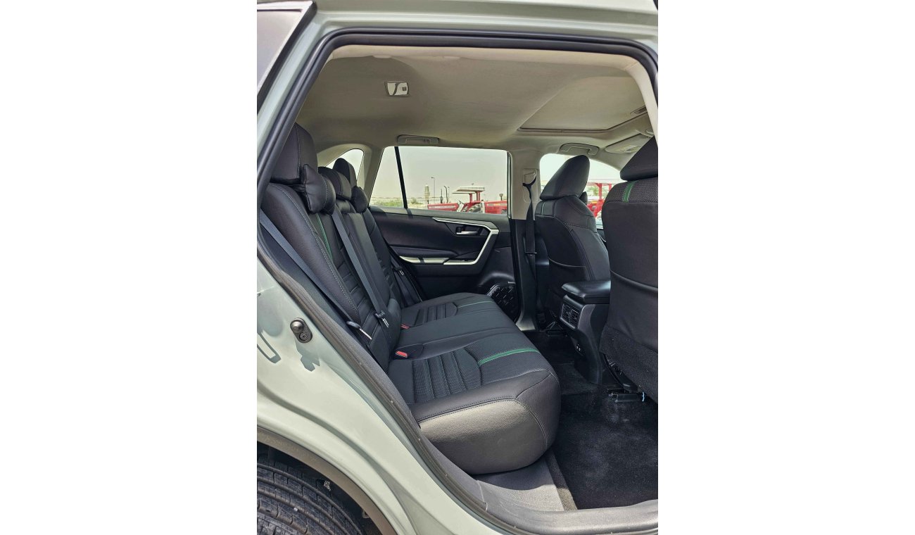 تويوتا راف ٤ XLE / SUNROOF/ DVD CAMERA/ LEATHER ELECTEIC SEAT/ AUTO TRUNK/ E BRAKE/ LOT# 40870