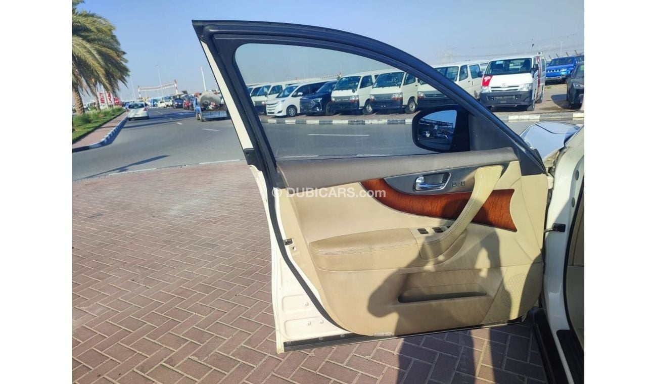 إنفينيتي FX50 JNRBS15Y19M550840  || INFINITI	FX50 ||  KM 182808  || LEFT HAND DRIVE ||