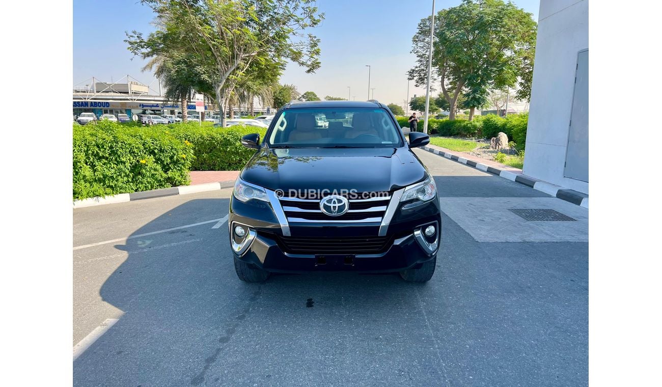 Toyota Fortuner TOYOTA FORTUNER EXR 2017 V4  PETROL 4x4 . 7 SEATER