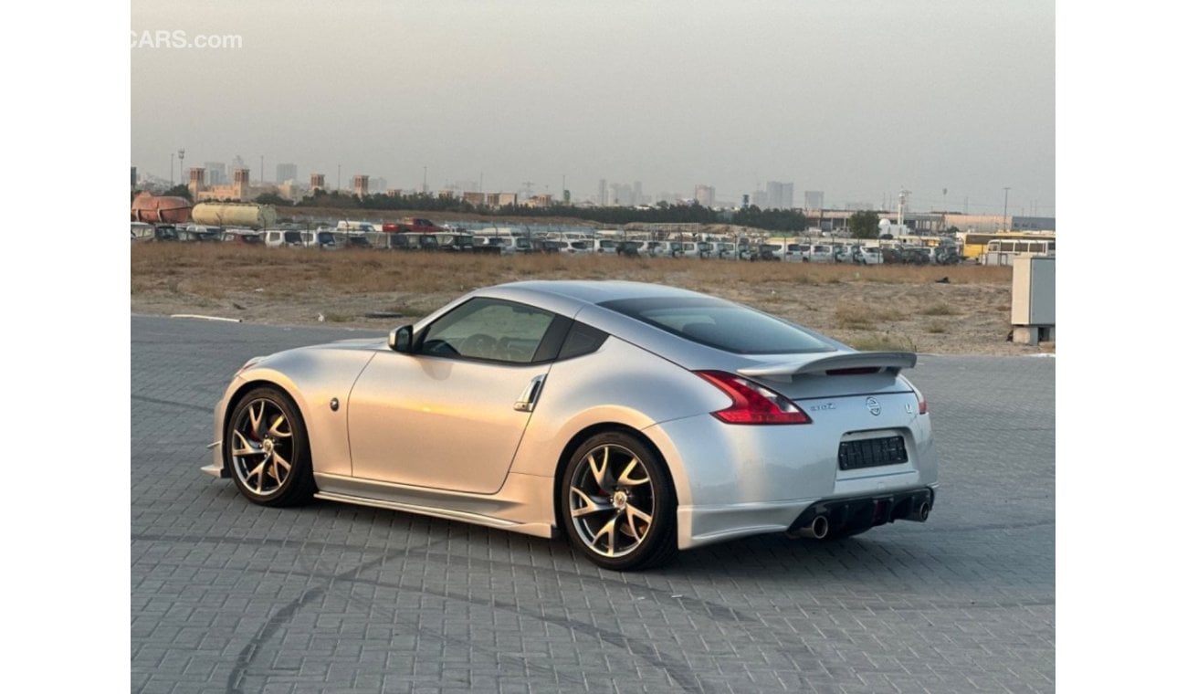 نيسان 370Z سبورت موديل 2016 خليجي حاله ممتازه من الداخل والخارج فل مواصفات