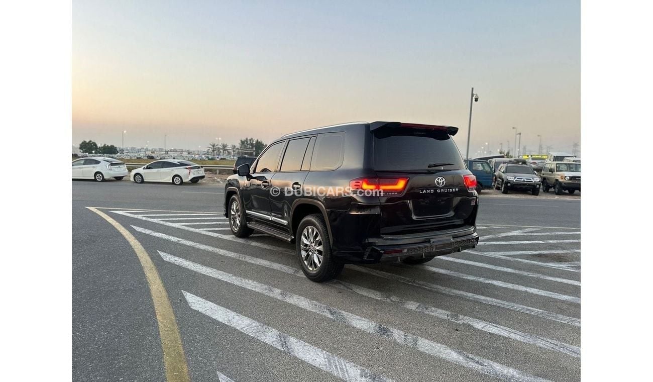 Toyota Land Cruiser Facelift inside and outside with GR kit