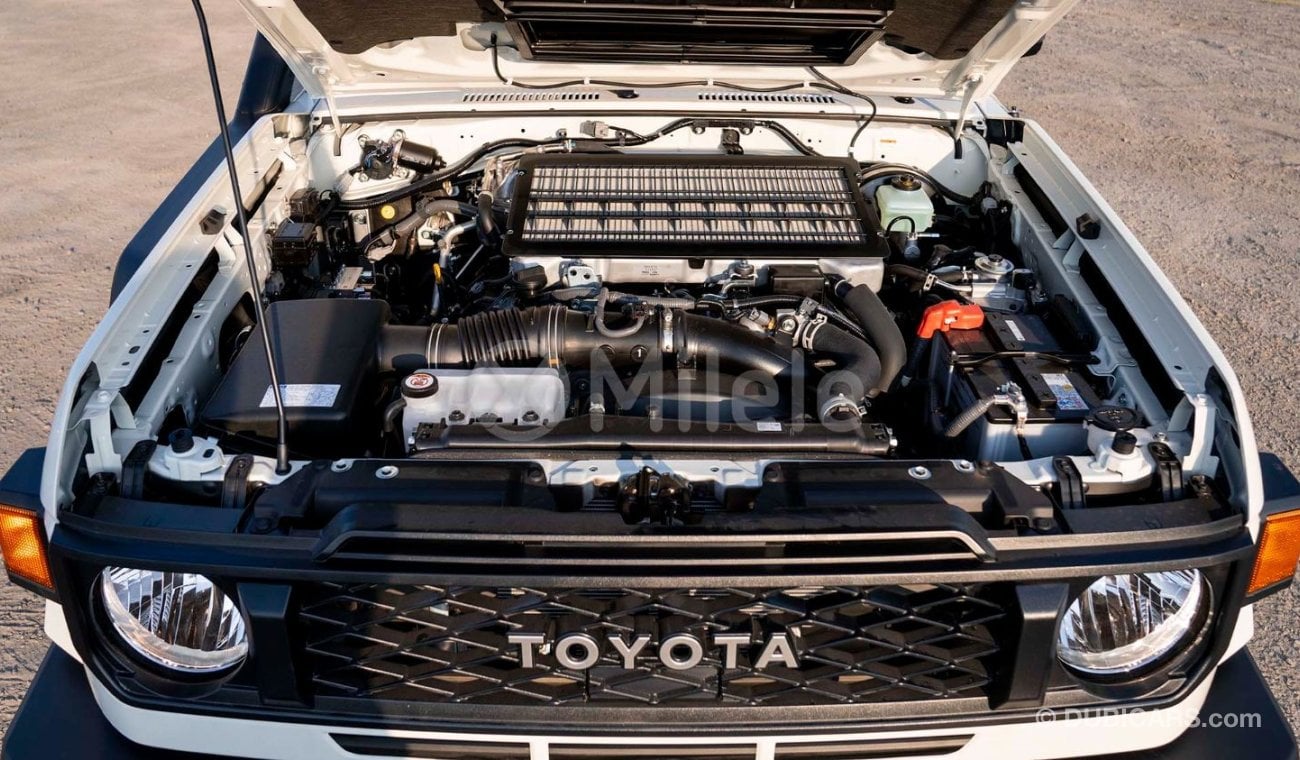 Toyota Land Cruiser Pick Up LC79SC 4.5L DIESEL: DIFFERENTIAL LOCKS, SNORKEL, NEW SHAPE (EXPORT ONLY)