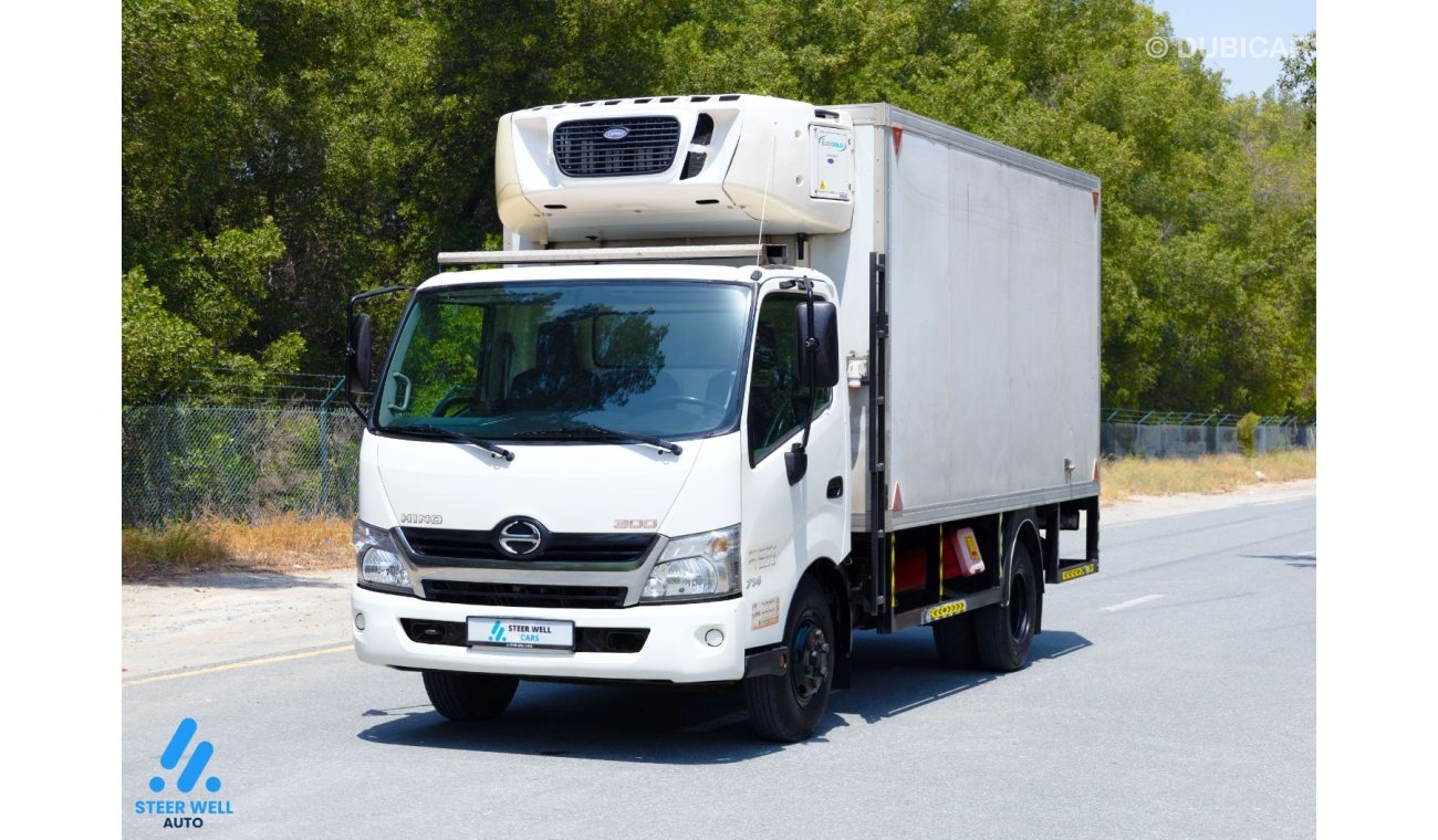 Hino 300 714 2017 - Freezer Box - Pick Up 4.0L RWD - DSL MT- Low Mileage - Good Condition - Book Now!