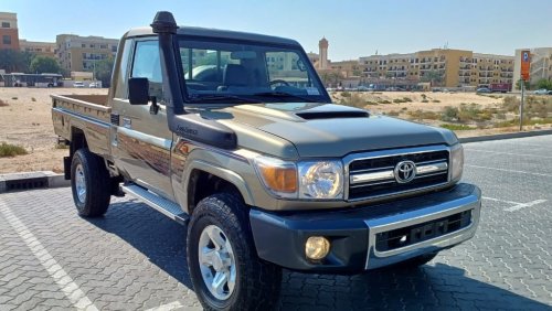 تويوتا لاند كروزر بيك آب 4.5 V8 TURBO DIESEL