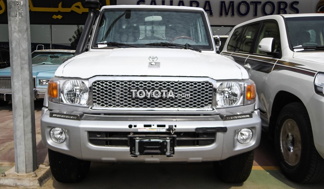 Toyota Land Cruiser LC79 Double Cab Pickup  V6 4.0L