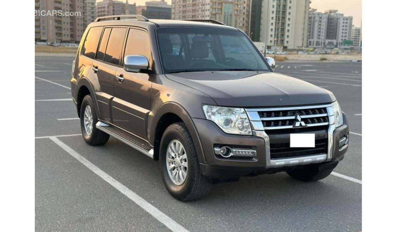 ميتسوبيشي باجيرو Mitsubishi pajero 2015 left hand drive petrol