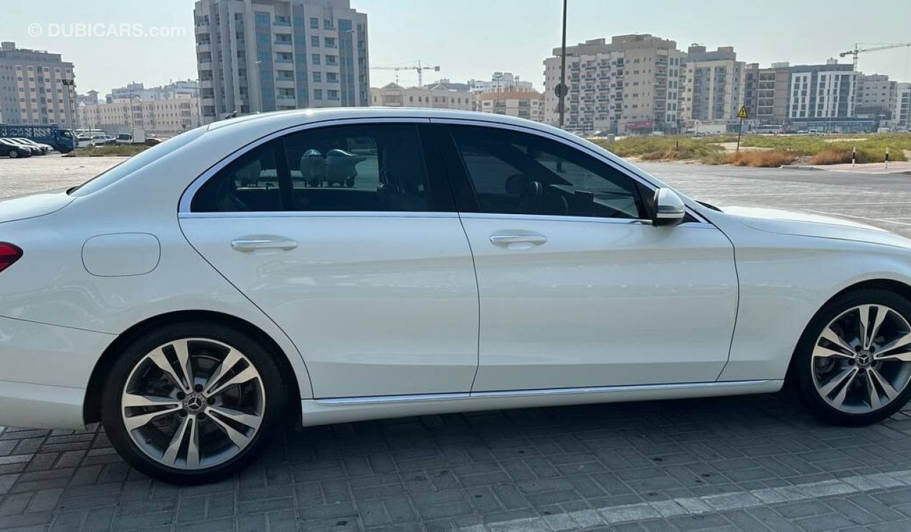 مرسيدس بنز C 300 Luxury 2.0L