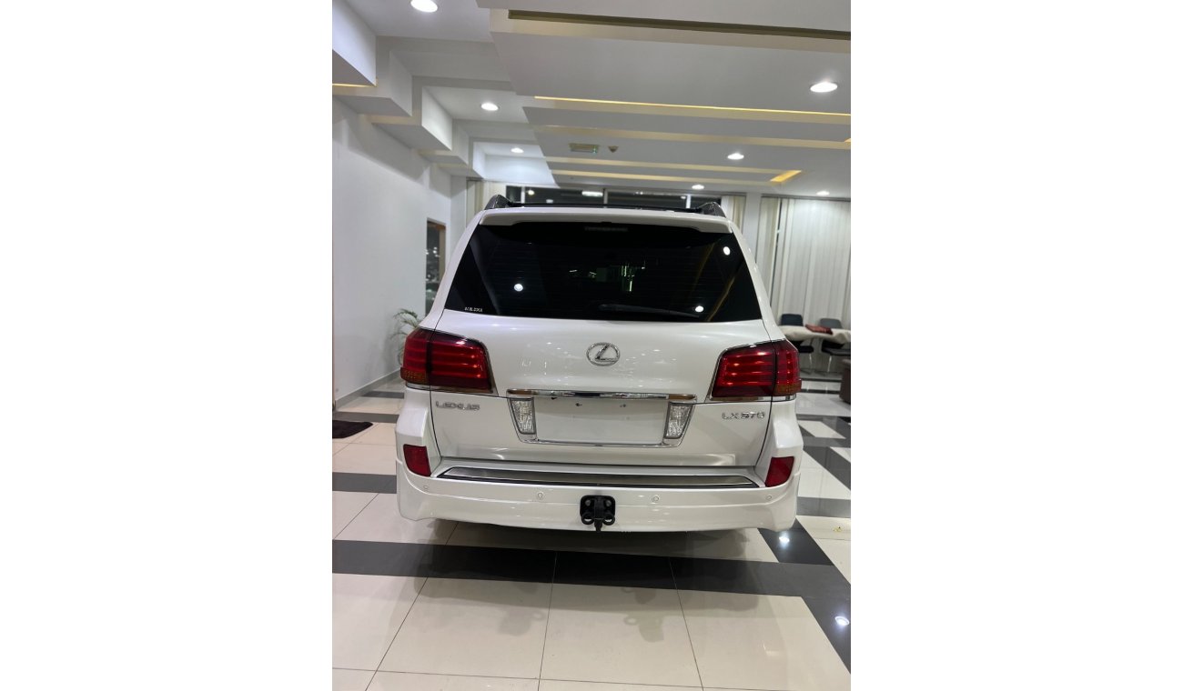 Lexus LX570