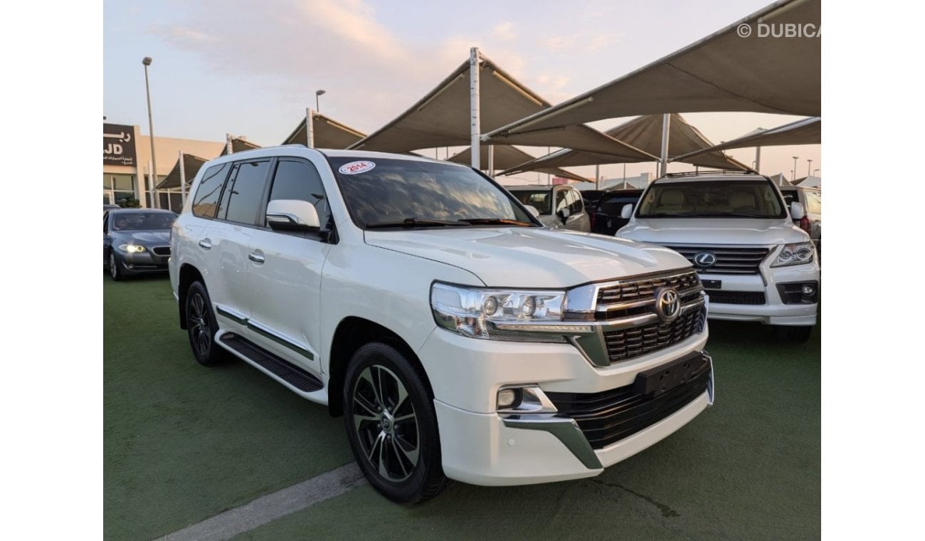 Toyota Land Cruiser 2014 Toyota Land Cruiser GXR (J200), 5dr SUV, 4L 6cyl Petrol, Automatic, Four Wheel Drive. clean car