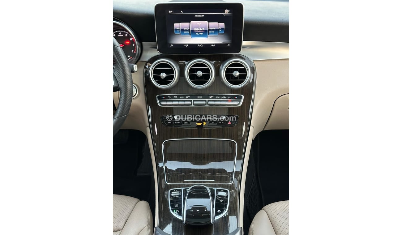 مرسيدس بنز GLC 300 Mercedes GLC 300 _American_2018_Excellent Condition _Full option